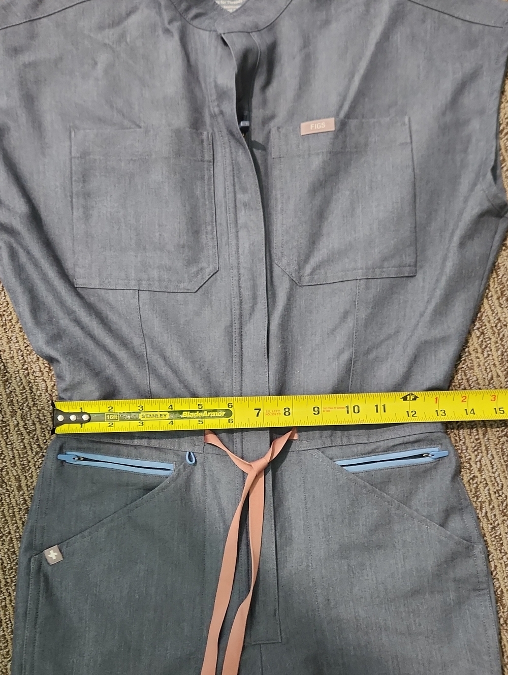 Figs Rafaela Cargo Scrub Jumpsuit Size XXS - Picture 11 of 16